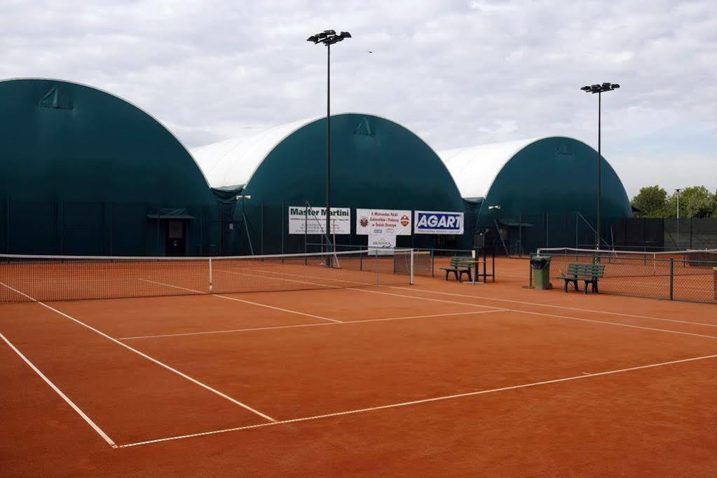 Hotel Restauracja Tenis Kortowo Poznan Ngoại thất bức ảnh