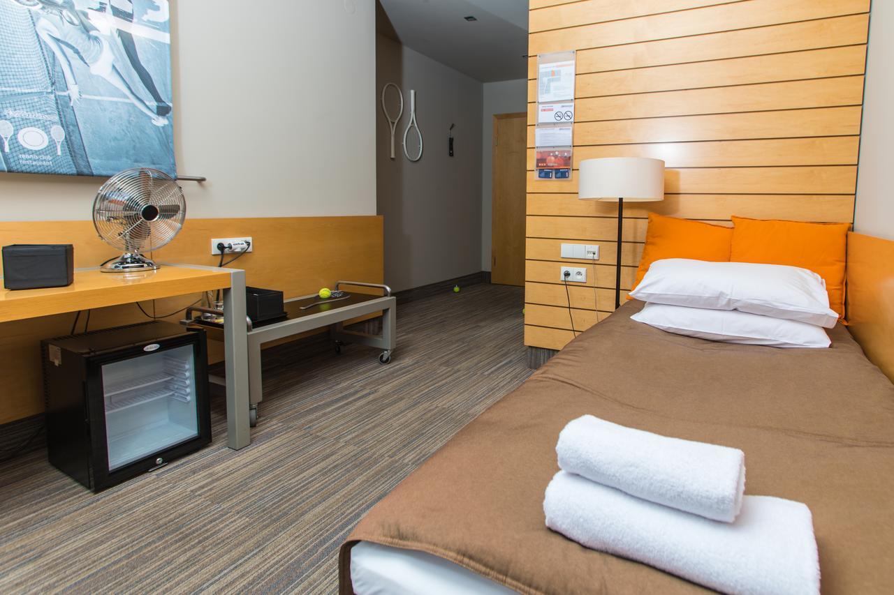 Hotel Restauracja Tenis Kortowo Poznan Ngoại thất bức ảnh