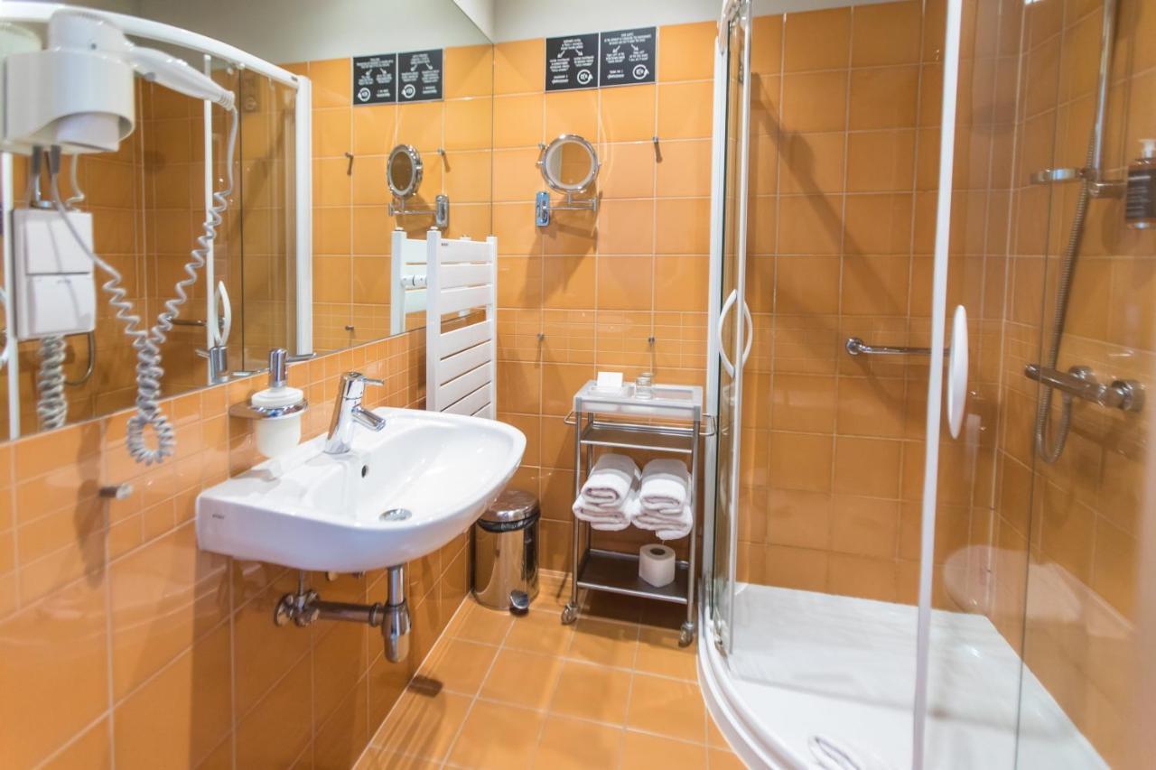 Hotel Restauracja Tenis Kortowo Poznan Ngoại thất bức ảnh